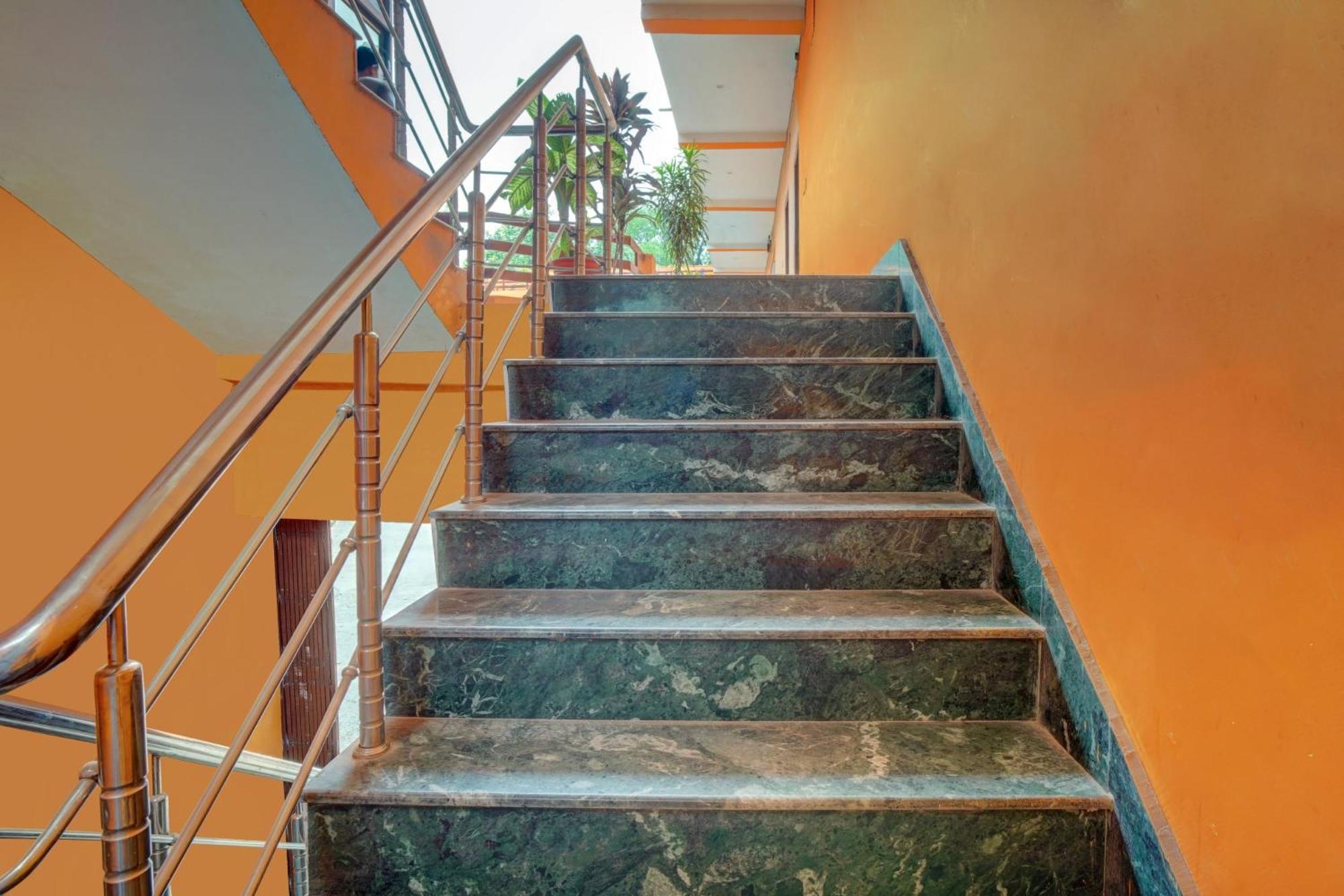 Oyo Flagship 81389 Hotel Siddhi Vinayak Motihari Exterior foto